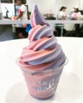 우베 아이스크림이 맛있었다 . . . #sweetdaze #softserve #icecream... 소프트아이스크림 #디저트 #우베 #반반 #먹스타그램