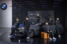 롤 너무 잘해서 ‘BMW’에 자동차 선물 받은 황제 페이커 롤 너무 잘해서 ‘BMW’에 자동차 선물 받은 황제 페이커 - 인사이트 | Quá... 