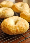 Bagel에 관한 20개의 최상의 Pinterest 이미지 | 빵 레시피, Petit fours 및 비스킷 Bagel