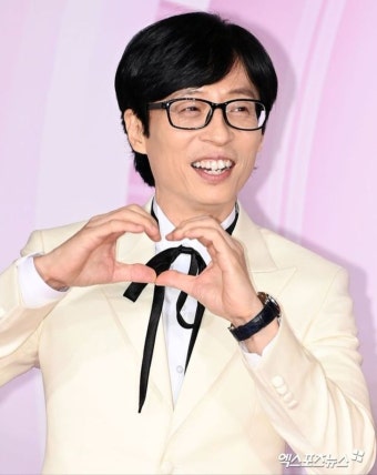 유재석 子 지호 목격담 눈길 "정말 착하고 예의바른데…" - 2023 | 연예인 스타일, 연예인, 스타일
