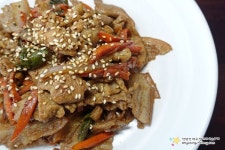 생강의 은은한 감칠맛이 입맛을 돋구는 돼지불고기 - 2022 | 요리, 고기, 양념장