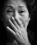 [권혁재 사진전문기자의 뒷담화] 배우 김혜자 | 얼굴 사진, 얼굴, 흑백 인물 사진