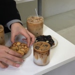#유주얼 가끔 해줘야하는 유주얼 쿠키 잔치 🍪🎉 새로나온 브레드쿠키(카야잼 들어간) 맛있었어요 💛 . . . 상쾌한 날씨덕에 기분이... 