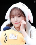 “My heart is melting just looking at her💗💗 - 190421 Cheongdam Fansign ©J1022_YR_ - - Follow @joyuri__izone for more! Fo…