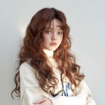 홍대미용실 차홍룸 홍대점 이서현🌷 그레이스펌 빌드펌 on Instagram: “차홍룸디자인💕 #차홍 #디자인 #윈터룩 . 2018... 