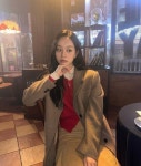 𝐿𝑒𝑒 𝐻𝑦𝑒𝑟𝑖. (𝐹𝑟𝑖𝑒𝑛𝑑𝑙𝑦 𝑟𝑖𝑣𝑎𝑙𝑟𝑦. 𝐾𝑑𝑟𝑎𝑚𝑎.) 𝑌𝑜𝑜... 