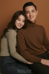 [멜로필드] 실내촬영 커플화보 : 네이버 블로그 | 포즈 아이디어, 스튜디오 포즈, 한국 결혼 사진