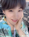 디스패치 인스타그램 (official) on Instagram: “디스패치의 깜짝???? 프로필 사진으로 공개되어 아미들을 설레게 했던 그 셀카!를... 