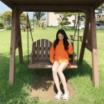 (주)유니콩 on Instagram: “#효리네민박 #아이유 당근츄리닝 느낌의... 놀러가서도 편하고 예쁘게 코디하세요☺️🌿” - 2021 | 콩