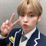 Stray Kids on Instagram: “오랜만에 음악중심!!!!!👍👍👍👍 흐하핳하 잘해따잘해따 #리노는기여어 #음악중심” in... 