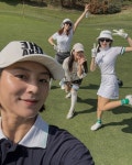 골린이 데려가주는 언니 사랑입니다 ㅋㅋㅋ 여자 넷이 명랑하게 잘 치구 왔던 화성gc 제 실력은 언제 늘죠?! 내일 레슨 잡음 ^^^^^^ㅋㅋㅋ... 