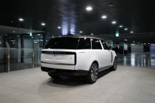 probably the coolest unboxing experience I’ve ever had. #NewRangeRover #SV #Serenity✨ 공항에 마중도 나가, 서울 구경도... 