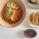 오랫만에 선선함을 느낀 것 같아 기분좋은 하루에요😌. 매일매일 먹어도 질리지 않는 #면 ...🍜. @junga… - 2024 | 요리, 기분 좋은, 면