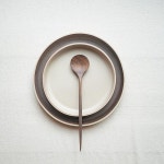 원턱접시 중  brown (40)  23×3 원턱접시 소  ivory (30)  20×3 .  #원턱접시 #부산도자기공방 #농부의작… | Tableware, Object... 