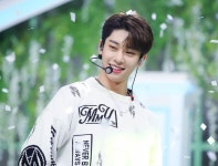 [📸/210127] SBS PD Note Mission Photo update with AB6IX - 불시착 (STAY YOUNG) stage photos @ Inkigayo 210124 di 2021