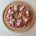 플로레스타229 on Instagram: “오늘 딸기가 살짝작은것 같아 듬뿍 올렸어요! 포장 하다 후두두 떨어질 정도로요 🥲 양해부탁 드립니다... 