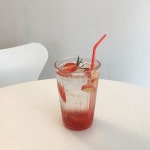 맹이네수제청.담소카페 | Fruits(in season) Soda - 제철 과일로 수제청을 담가 만드는 과일 소다입니다. 이번 시즌의 과일은 자두이며, 8월까지...