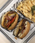 채리미 on Instagram: “#다운타우너 @downtownerseoul 🍔 한달에 한번은 꼭,, 늘 짜릿한 다운타우너🤦🏻♀️ . . . #yami_잠실... 