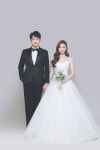 모더니크스튜디오 - IWC 인천웨딩컴퍼니 | Wedding photo studio, Korean wedding photography, Bride photography poses