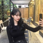 Instagram의 박하영님: “굼모닝 희희” - 2020 | 여신