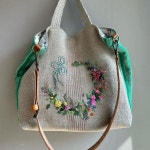 송주연 | . 금요반수업 그녀의 가방 멋져~멋져 . . #embroidery #handmade #프랑스자수 #자수수업 #그녀의가방 | Instagram