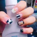 6 Likes, 1 Comments - 🌸꒰⑅•ᴗ•⑅꒱🌸 (@nail_5678) on Instagram: “통통한 내손 이쁜손 구합니다 ㅠㅠ 웅에 #젤네일 #여름네일 #파랑색... 
