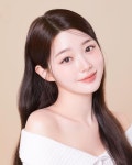 Pin page Pin by 윤서 on girls ⊹  ݁ ִ  ۫ in 2024 | Hairstyles 00s, Soft makeup looks, Medium length hair cuts