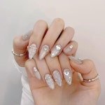 핀업네일 🦢 on Instagram: ˚ ༘ ೀ⋆핀업넬 이쁜디쟌 다... 𝐵𝑀 𝟢𝟣… | 플라워 네일, 예쁜 손톱, 발렌타인 네일