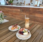 분위기도 맛도 몽땅전부 내스타일 자수 메뉴판에 한번 심쿵하고 친절함에 두번심쿵#슈가럼프
