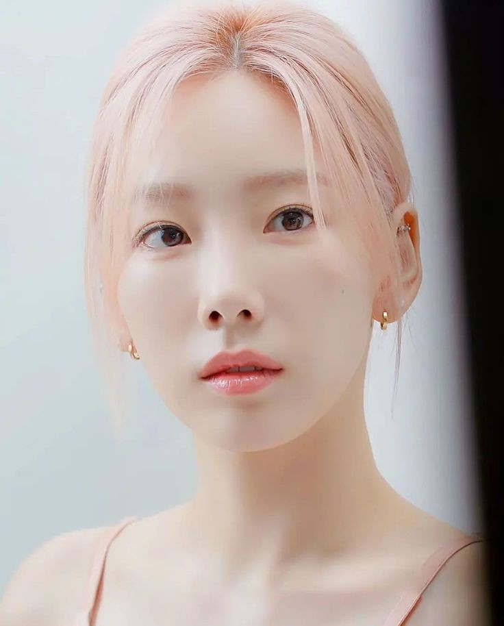 태연, 헤븐으로 황홀한 감탄과 그로테스크한 매력이 공존하는 음악 세계를 선보임