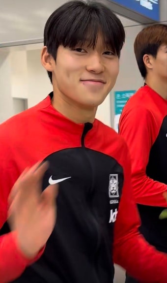 배준호 축구선수 | 축구 선수, 선수, 운동