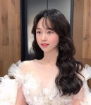 Pin page 애브뉴준오 친절한 승자씨😇💖 on Instagram: “작은얼굴에 오목조목 넘나이뿐 연희신부님😆💕 차분하게... 