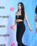 Pin by 현준 전 on 솔라 in 2021 | Fashion, Two piece, Pants set