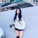스리언니가 찍어줌 💙 ⠀ (중요한 일 있을 때는 #코즈헤어 제니쌤에게✨) - 2020 | 패션, 바지, 사진