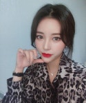Pin page 516 lượt thích, 16 bình luận - 전 유림 (@y0urim_) trên Instagram: “옷도 호피 손톱도 호피🐆블라우스 정보는... 