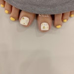 Singapore 네일살롱드두 on Instagram: “Simple yet elegant... 없는 우아한 디자인 💛 상큼상큼 봄봄봄! xoxo... 