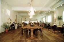 Share table / 쉐어테이블 (brunch cafe)