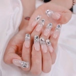 Pin page 강남네일/교대네일/서초네일/손톱연장/모노네일=네일리모노 on Instagram: “반짝거려라~~♡ . . . @nailtam2na . . #리모노네일... 