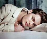 Pin page Dominic Sherwood에 있는 Maritza Maldonado님의 핀