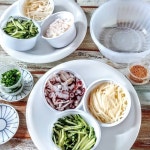 택배로 받은 포항 구룡포의 9미9접에 선정된 20년 전통 물회명인의 새천년 포항 물회 그릇에 담고 소면만 추가했어요. 회 신선하고... 