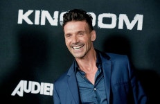 더쿠 - 프랭크 그릴로 짤털 gif