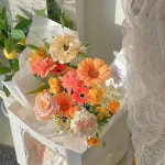 여주꽃집 플레르쉐무아 대형꽃다발 on Instagram: 🍊fleur chez moi(플레르 쉐무아) 오렌지톤으로 주문주신 꽃다발🍊 서울에서 직접... 