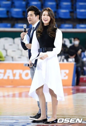 치어리더 박기량이 진행을 하고 있다./sunday@osen.co.kr[관련기사] 윤하 