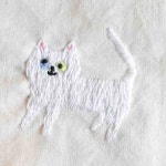 白猫さん #embroidery  #cat #catstagram #ねこ #猫 #ネコ #白猫 #oddeye #ハンドメイド #handmade #pandafactory | 바느질