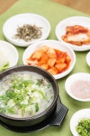 3대째 변치 않는 맛용궁시장 안에 위치해 있는 &#39;단골식당&#39;은... 직접 만든 순대와 돼지머리고기가 함께 어울려 연… | 식품 아이디어, 돼지