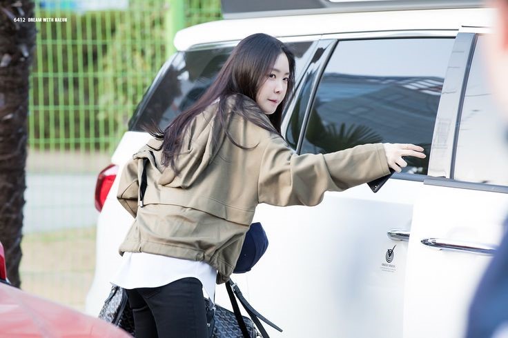 레드벨벳의 웬디, 롯데자이언츠 사직구장서 프로야구 시구 의뢰