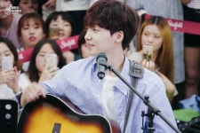 청운 on | Couple photos, Couples