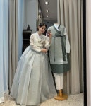 Pin page 백색지한복 | 이린 (@hanbok_top) posted on Instagram • Jul 13, 2020 at 9:53am UTC | モデル