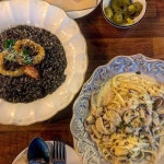Instagram의 맛집킬러 혜띠🔪님: “연남동 데이트 코스로 딱 좋은 파스타맛집 클래식당🍝 . ✔️오징어 먹물리조또-17,000원 담백한... 