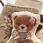 ~ Nakış ~에 있는 Sevtap Çoker님의 핀 | 꽃 문신 디자인, 자수 뜨개질, 자수